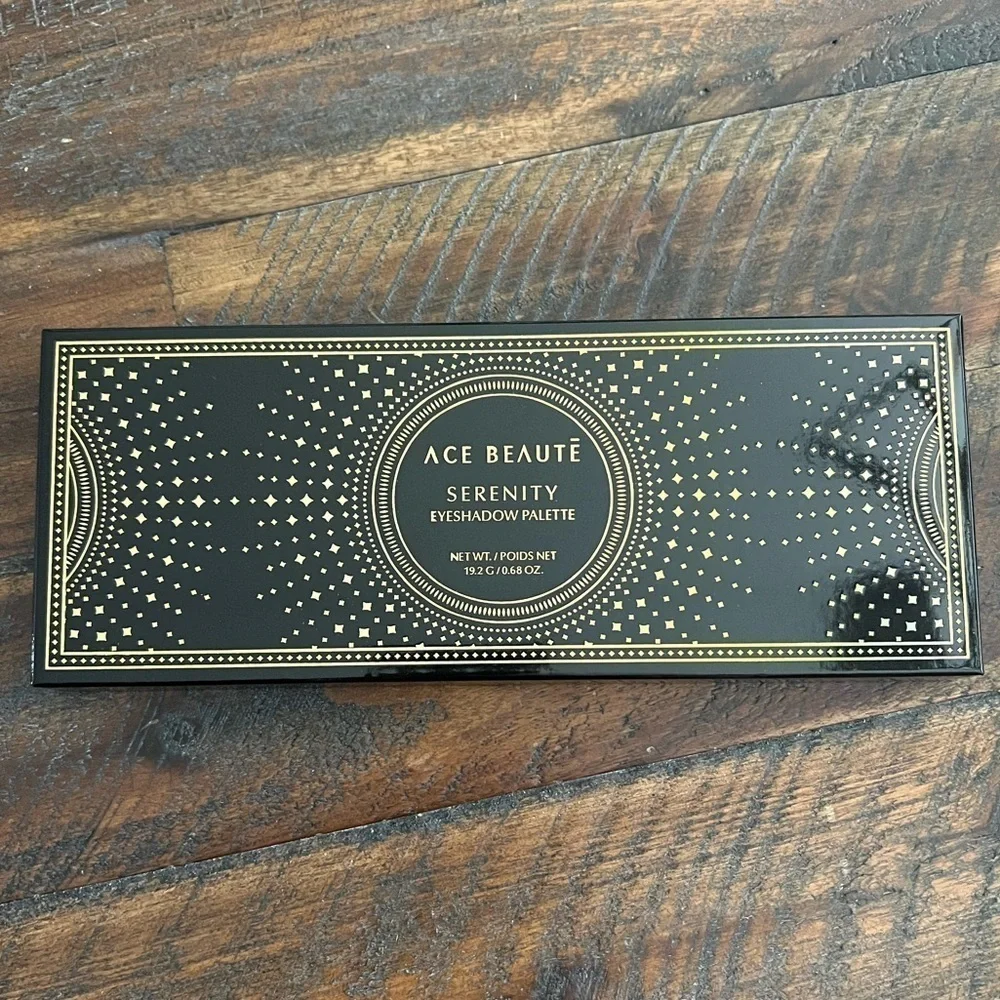 NIB - Ace Beauté Serenity Eyeshadow Palette